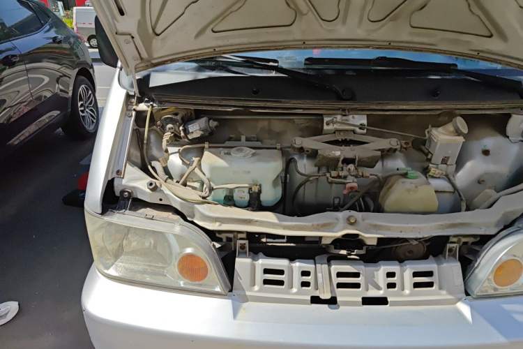 Used Dongfeng Xiaokang K07II 2013 1.0L Base Version Engine Bay Right