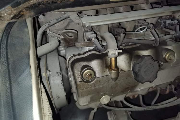Used Dongfeng Xiaokang K07II 2013 1.0L Base Version Engine Bay Right