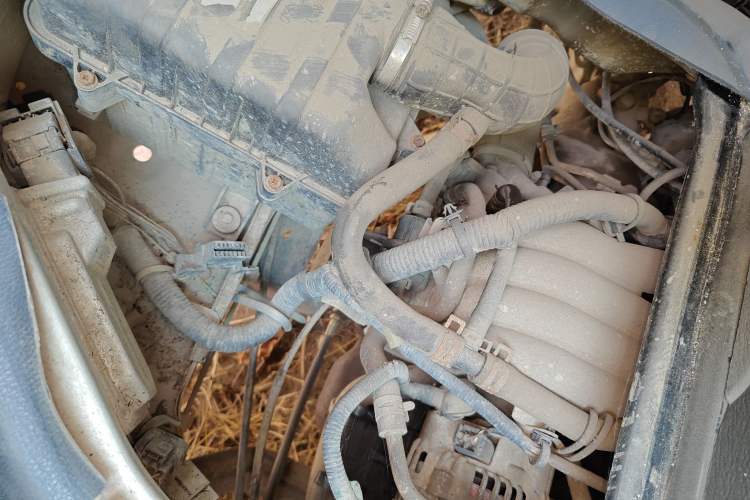 Used Dongfeng Xiaokang K07II 2013 1.0L Base Version Engine Bay Right