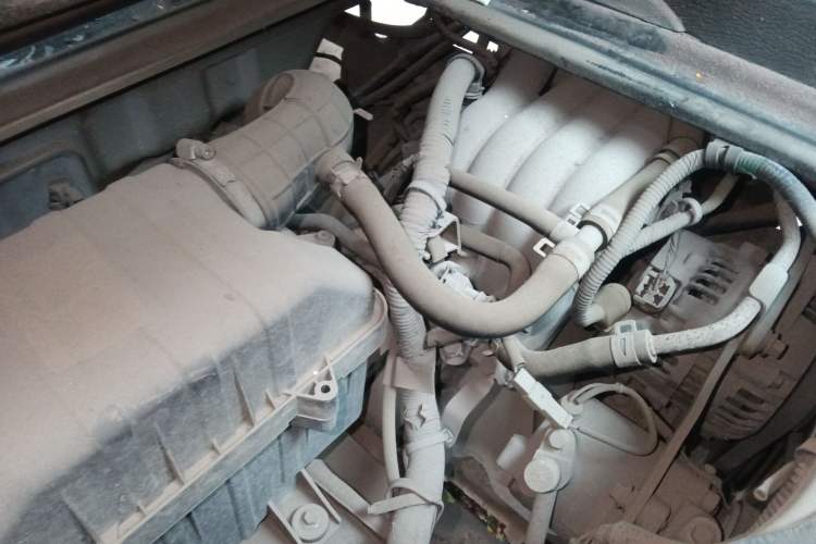 Used Dongfeng Xiaokang K07II 2013 1.0L Base Version Engine Bay Right