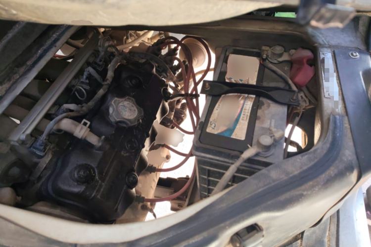 Used Dongfeng Xiaokang K07II 2013 1.0L Base Version Engine Bay