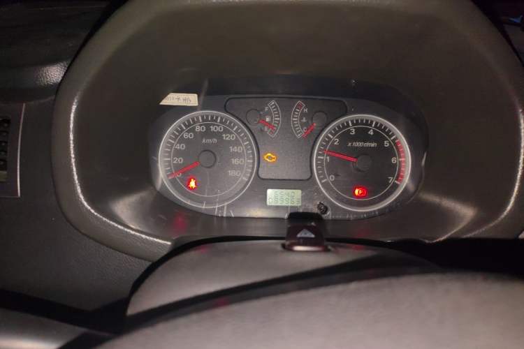 Used Dongfeng Xiaokang K07II 2013 1.0L Base Model CNG Instrument Cluster