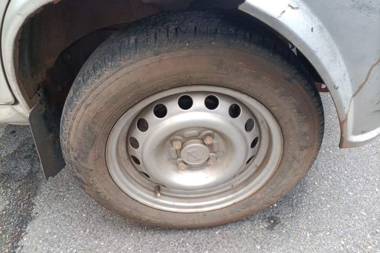 Used Dongfeng Xiaokang K07II 2013 1.0L Base Version Right Front Wheel Hub