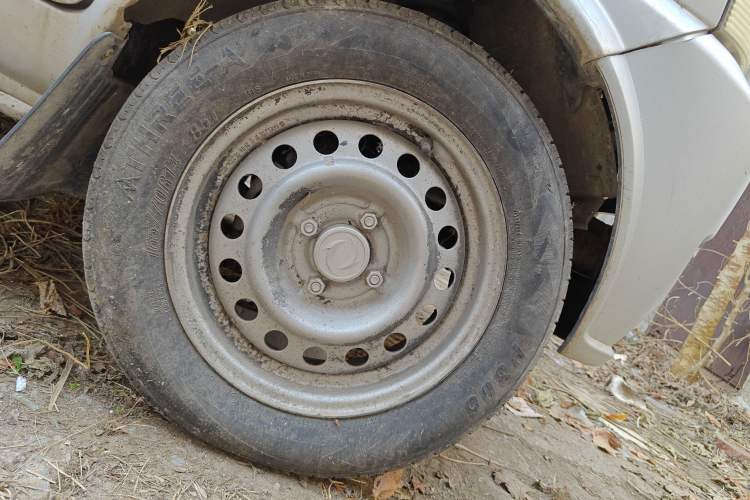 Used Dongfeng Xiaokang K07II 2013 1.0L Base Version Right Front Wheel Hub
