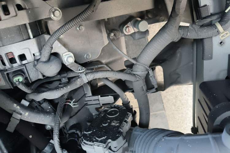 Used Dongfeng Xiaokang K07S 2022 1.3L High-Power Base Version Engine Bay Left