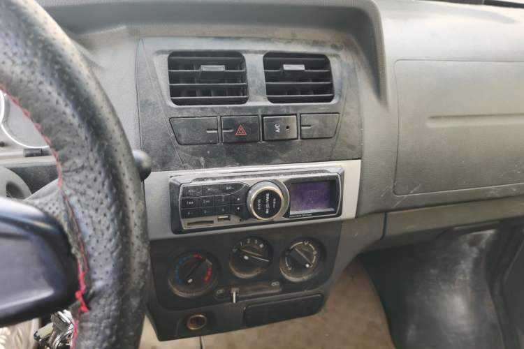 Used Dongfeng Xiaokang K07S 2015 1.2L Practical Version DK12-05 Audio And AC Panel
