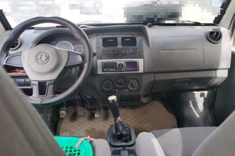 Used Dongfeng Xiaokang K07S 2015 1.2L Practical Version DK12-05 Center Console