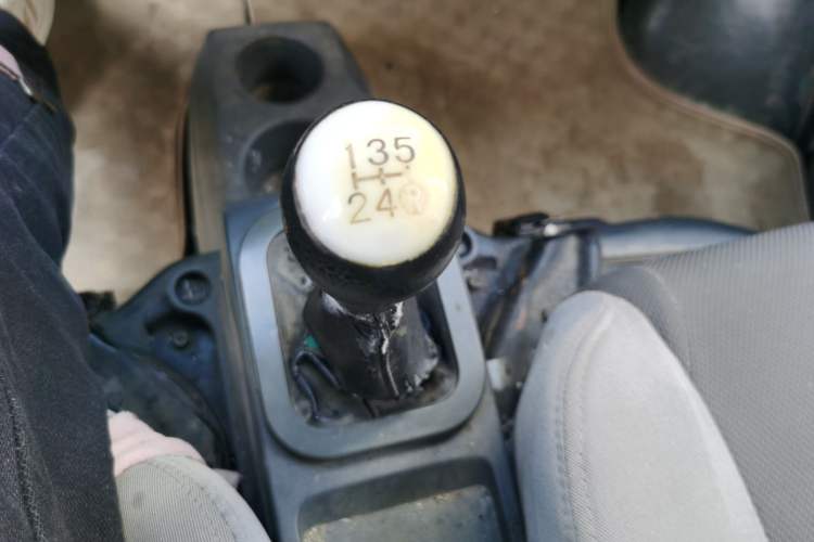 Used Dongfeng Xiaokang K07S 2015 1.2L Practical Version DK12-05 Gear Lever