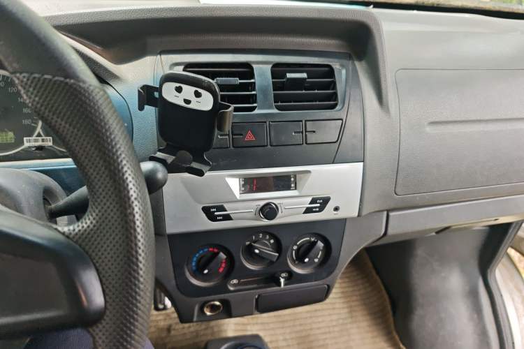 Used Dongfeng Xiaokang K07S 2015 1.2L Practical Version DK12-05 Audio And AC Panel