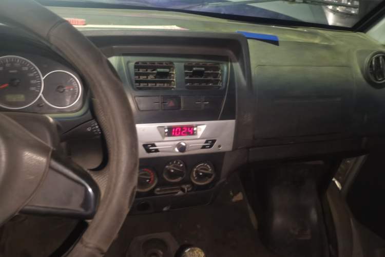 Used Dongfeng Xiaokang K07S 2015 1.2L Practical Version DK12-05 Audio And AC Panel