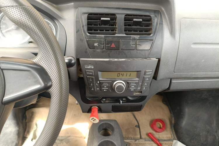 Used Dongfeng Xiaokang K07S 2015 1.2L Practical Version DK12-05 Audio And AC Panel
