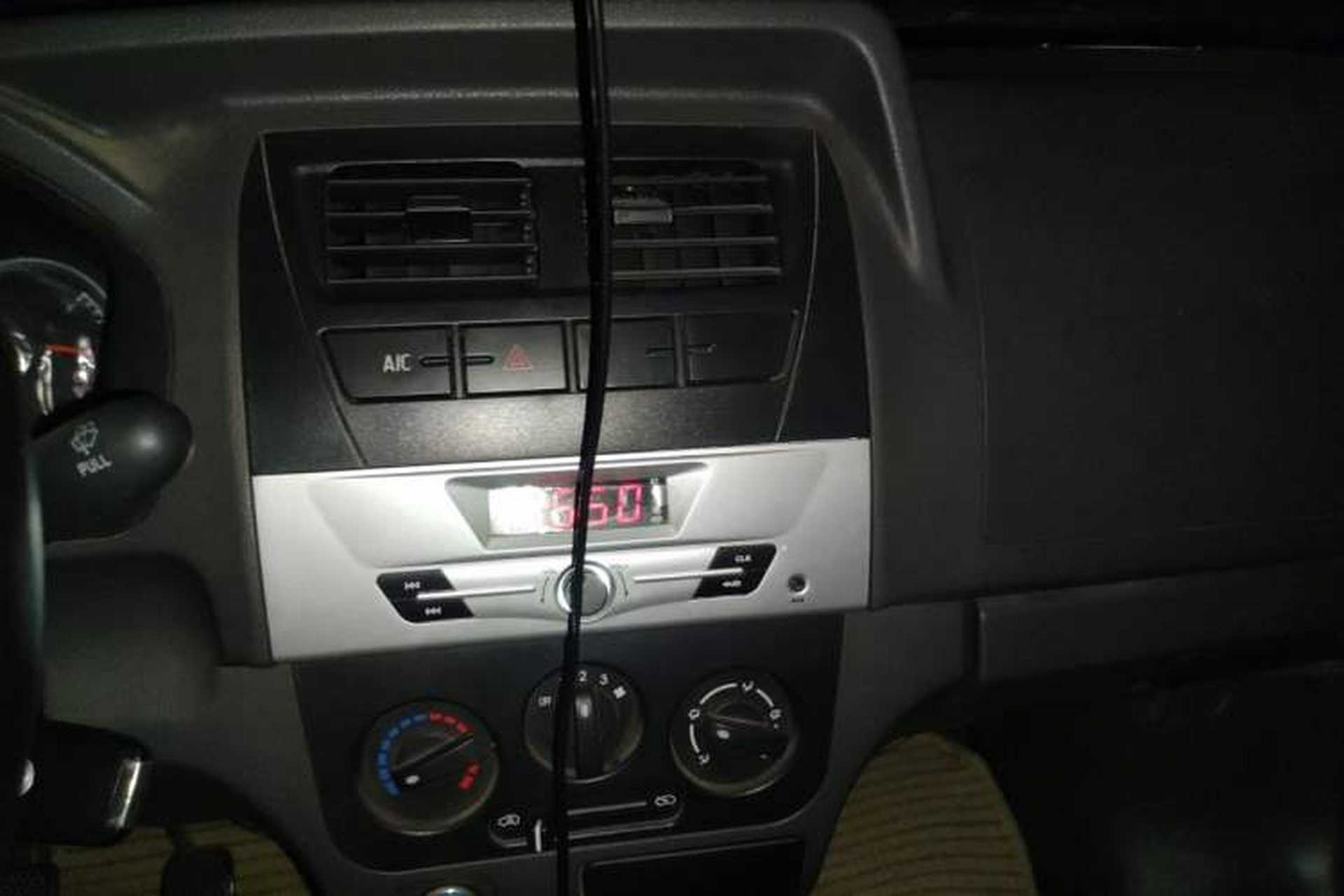 Used Dongfeng Xiaokang K07S 2015 1.2L Practical Version DK12-05 Audio And AC Panel