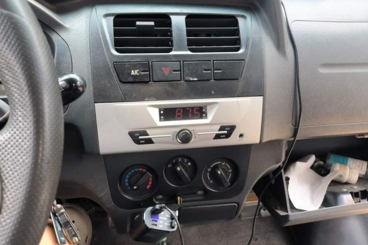 Used Dongfeng Xiaokang K07S 2015 1.2L Practical Version DK12-05 Audio And AC Panel