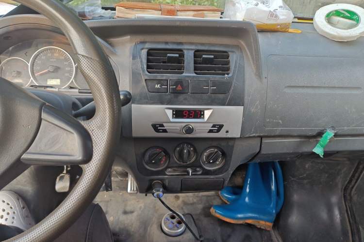 Used Dongfeng Xiaokang K07S 2015 1.2L Practical Version DK12-05 Audio And AC Panel