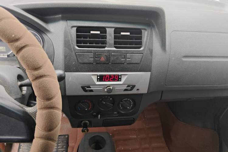 Used Dongfeng Xiaokang K07S 2015 1.2L Practical Version DK12-05 Audio And AC Panel