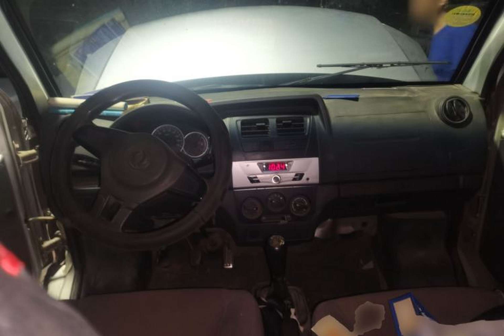 Used Dongfeng Xiaokang K07S 2015 1.2L Practical Version DK12-05 Center Console