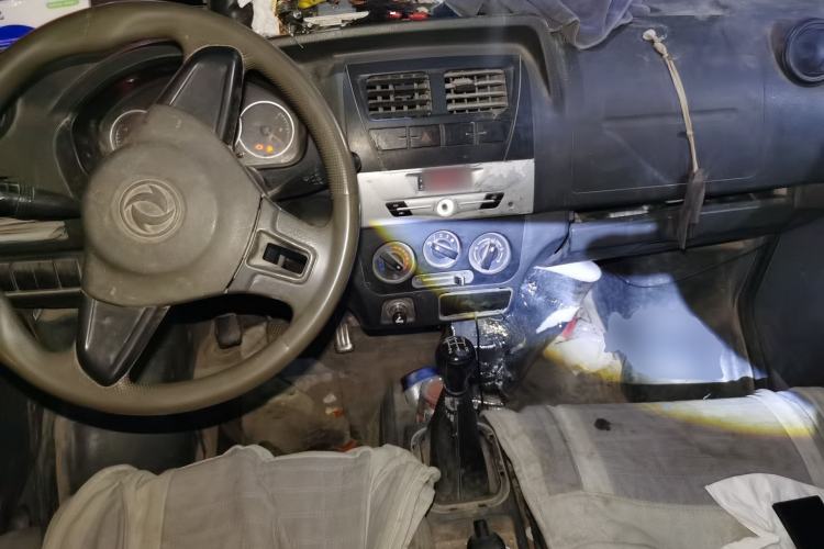 Used Dongfeng Xiaokang K07S 2015 1.0L Practical Version AF10-12 Center Console