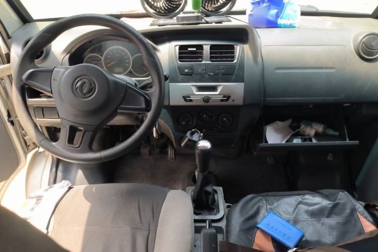 Used Dongfeng Xiaokang K07S 2015 1.2L Practical Version DK12-05 Center Console
