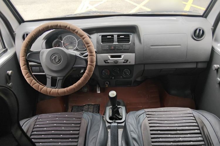 Used Dongfeng Xiaokang K07S 2015 1.2L Practical Version DK12-05 Center Console