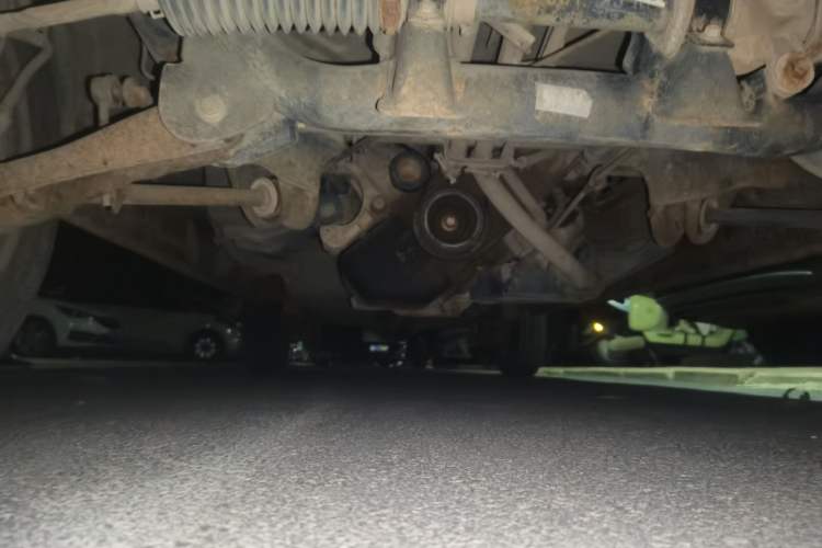 Used Dongfeng Xiaokang K07S 2015 1.2L Practical Version DK12-05 Chassis Front