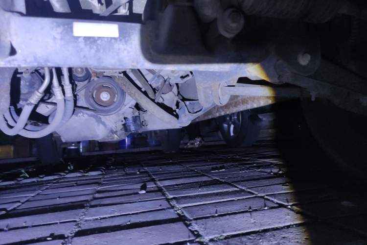 Used Dongfeng Xiaokang K07S 2015 1.2L Practical Version DK12-05 Chassis Front