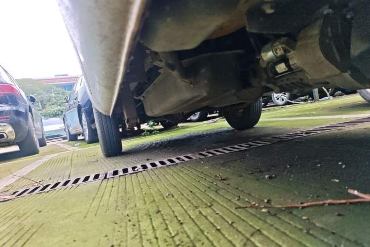 Used Dongfeng Xiaokang K07S 2015 1.2L Practical Version DK12-05 Chassis Front Right