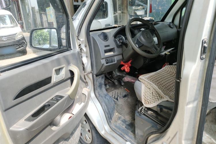 Used Dongfeng Xiaokang K07S 2015 1.2L Practical Version DK12-05 Driver Seat