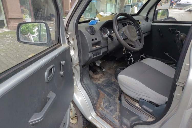 Used Dongfeng Xiaokang K07S 2015 1.2L Practical Version DK12-05 Driver Seat