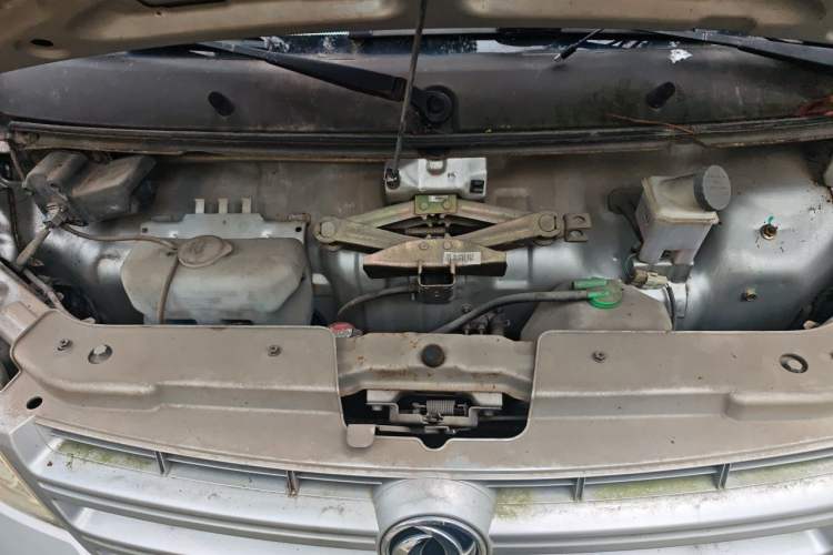 Used Dongfeng Xiaokang K07S 2015 1.2L Practical Version DK12-05 Engine Bay