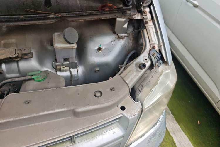 Used Dongfeng Xiaokang K07S 2015 1.2L Practical Version DK12-05 Engine Bay Left