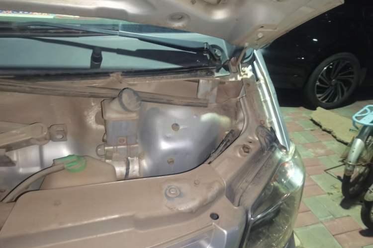 Used Dongfeng Xiaokang K07S 2015 1.2L Practical Version DK12-05 Engine Bay Left