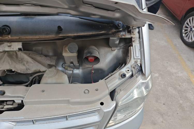 Used Dongfeng Xiaokang K07S 2015 1.2L Practical Version DK12-05 Engine Bay Left
