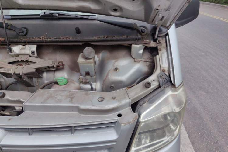 Used Dongfeng Xiaokang K07S 2015 1.2L Practical Version DK12-05 Engine Bay Left