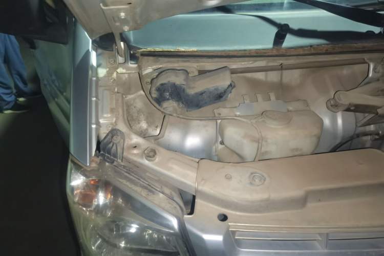 Used Dongfeng Xiaokang K07S 2015 1.2L Practical Version DK12-05 Engine Bay Right
