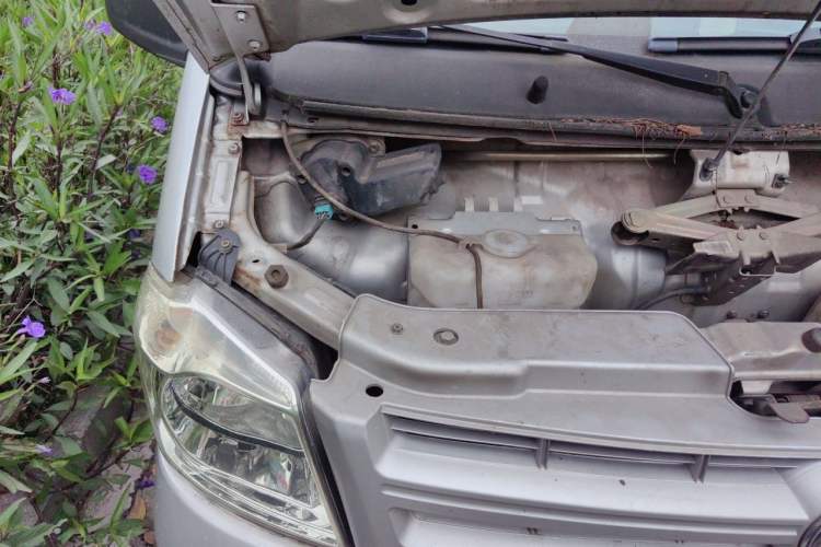 Used Dongfeng Xiaokang K07S 2015 1.2L Practical Version DK12-05 Engine Bay Right