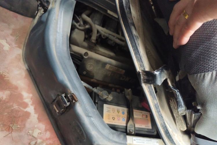 Used Dongfeng Xiaokang K07S 2015 1.2L Practical Version DK12-05 Engine Bay Right