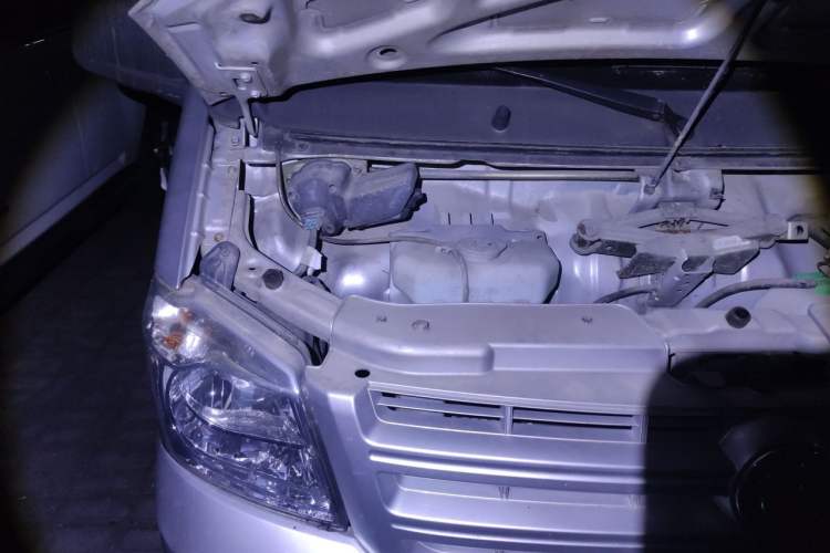 Used Dongfeng Xiaokang K07S 2015 1.2L Practical Version DK12-05 Engine Bay Right
