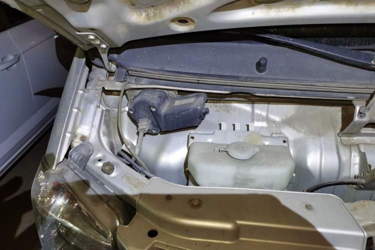 Used Dongfeng Xiaokang K07S 2015 1.0L Practical Version AF10-12 Engine Bay Right