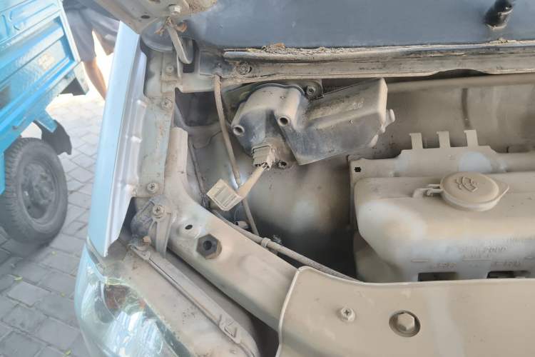 Used Dongfeng Xiaokang K07S 2015 1.2L Practical Version DK12-05 Engine Bay Right