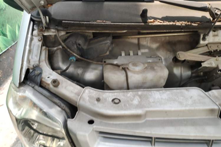 Used Dongfeng Xiaokang K07S 2015 1.2L Practical Version DK12-05 Engine Bay Right