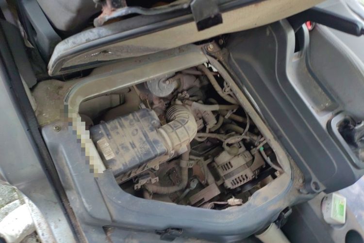 Used Dongfeng Xiaokang K07S 2015 1.2L Practical Version DK12-05 Engine Bay Right