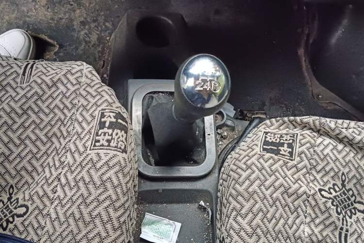 Used Dongfeng Xiaokang K07S 2015 1.2L Practical Version DK12-05 Gear Lever