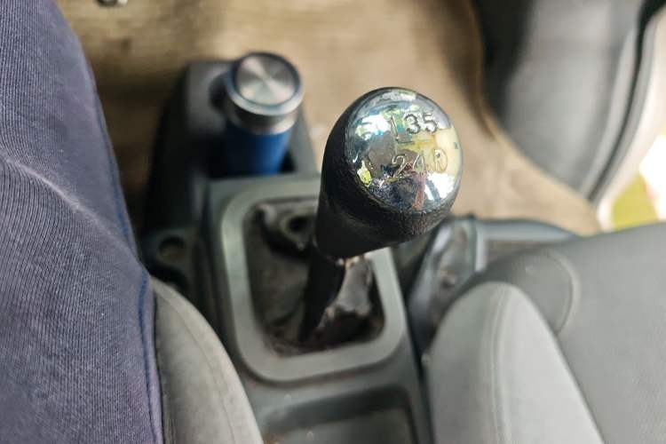 Used Dongfeng Xiaokang K07S 2015 1.2L Practical Version DK12-05 Gear Lever