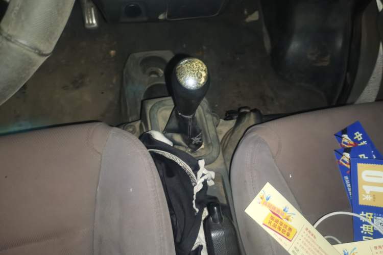 Used Dongfeng Xiaokang K07S 2015 1.2L Practical Version DK12-05 Gear Lever