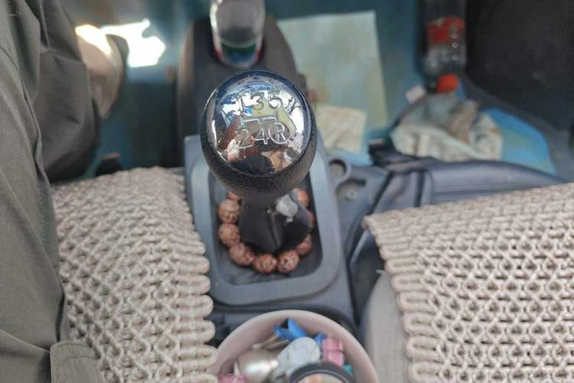 Used Dongfeng Xiaokang K07S 2015 1.2L Practical Version DK12-05 Gear Lever
