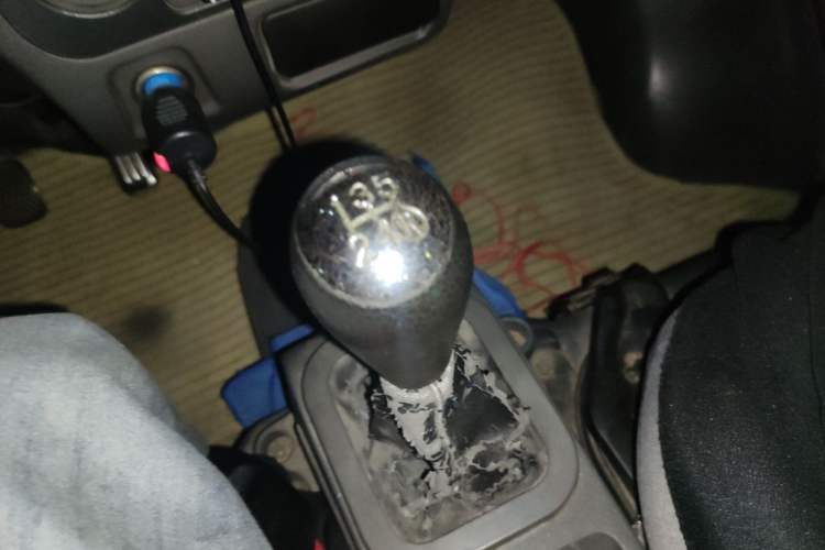 Used Dongfeng Xiaokang K07S 2015 1.2L Practical Version DK12-05 Gear Lever