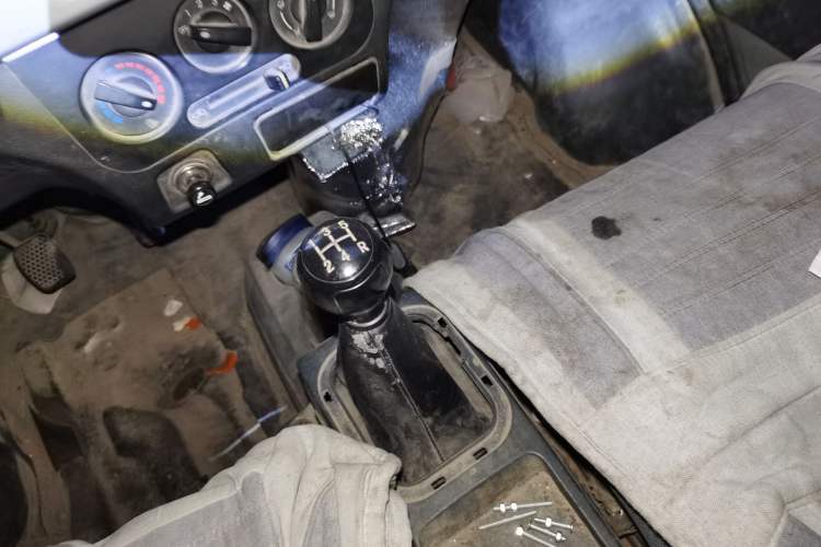 Used Dongfeng Xiaokang K07S 2015 1.0L Practical Version AF10-12 Gear Lever