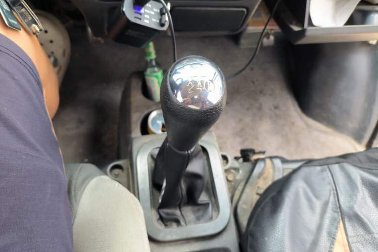 Used Dongfeng Xiaokang K07S 2015 1.2L Practical Version DK12-05 Gear Lever