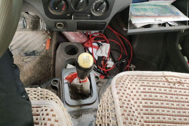 Used Dongfeng Xiaokang K07S 2015 1.2L Practical Version DK12-05 Gear Lever
