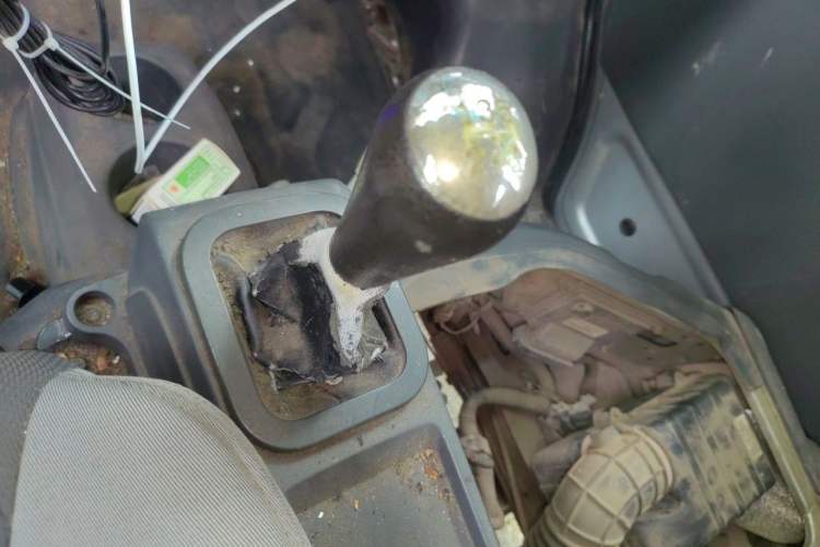 Used Dongfeng Xiaokang K07S 2015 1.2L Practical Version DK12-05 Gear Lever